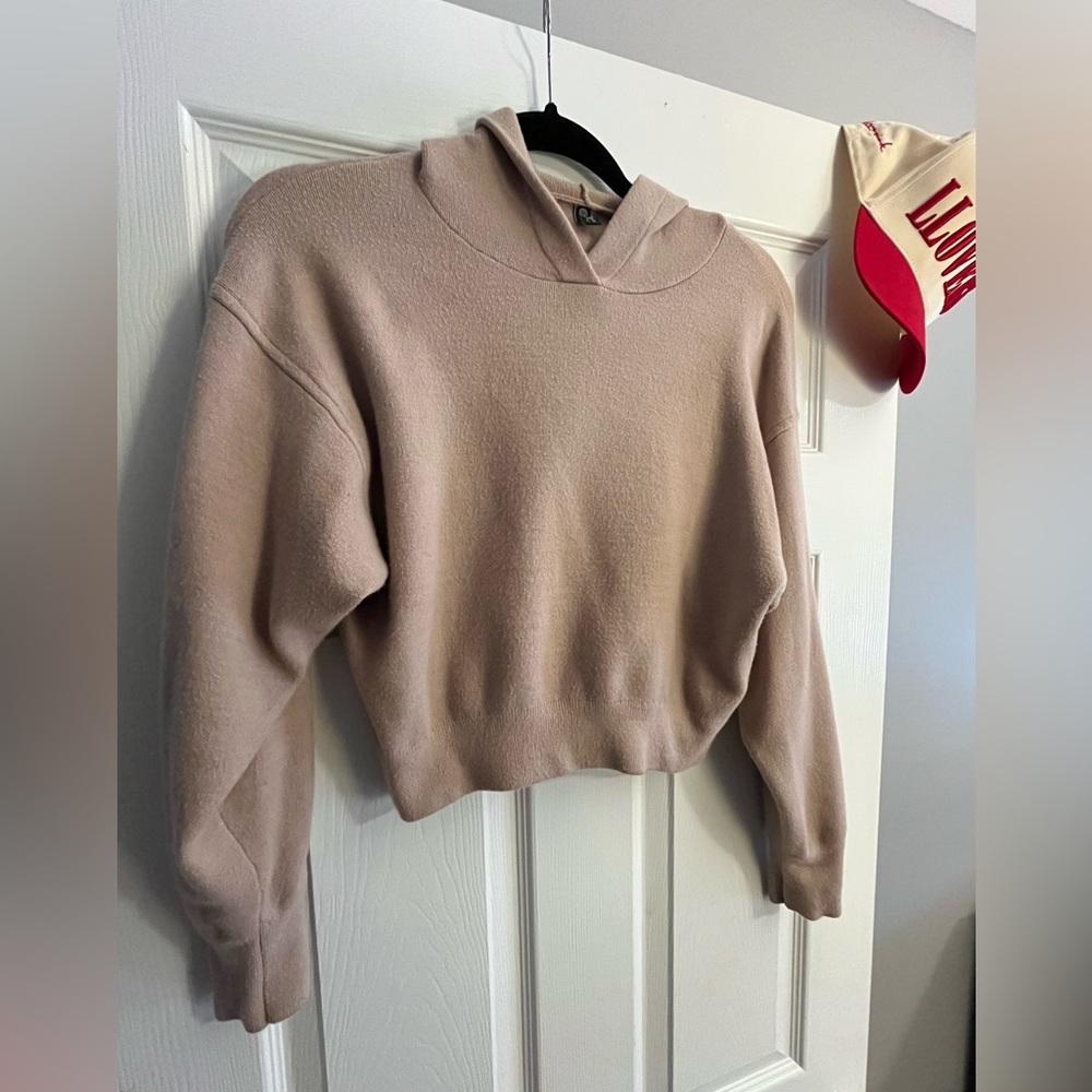 Onzie Cropped Hoodie Sweater